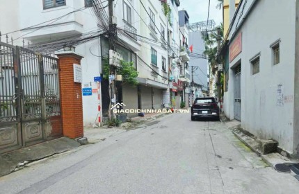 Cô Lan cán bộ về hưu gửi bán nhà trung tâm Thạch Bàn, Long Biên dưới 6.6 tỷ. DT 40m2